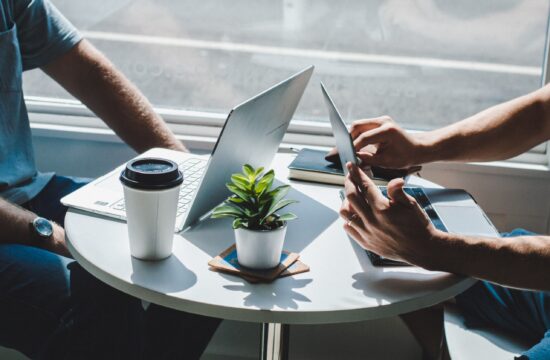 Tips interview kerja online yang ampuh lolos diterima bekerja.